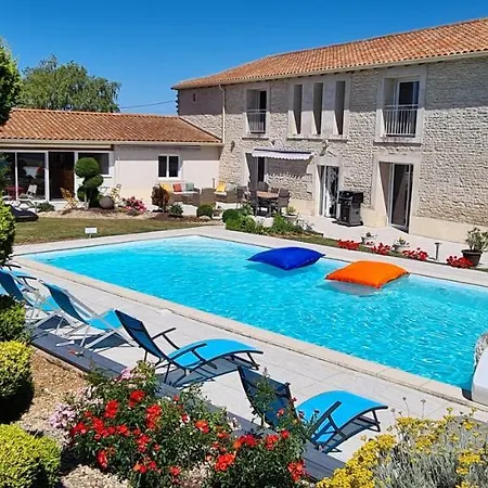 A La Gloriette Neuville-de-Poitou